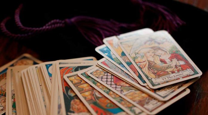 Quais os principais tipos de Tarot e seus benefícios? tipos de tarot