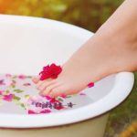 Confira 3 dicas de banhos para atrair dinheiro e prosperidade