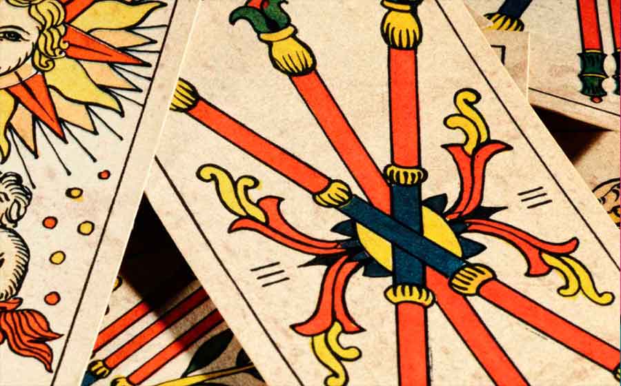 Saiba Mais Sobre o Significado das Cartas de Paus no Tarot 