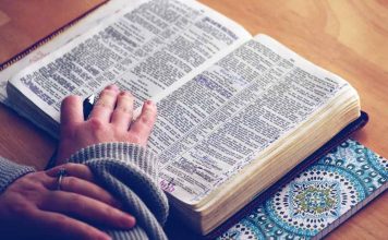 Salmo 121 da Bíblia Sagrada