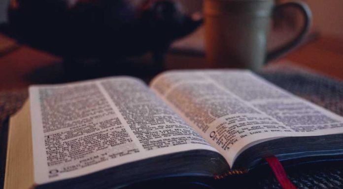 Salmo 40 da Bíblia Sagrada