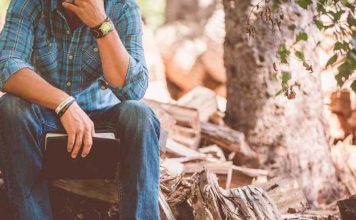 Salmo 70 da Bíblia Sagrada – A Necessidade de um Auxílio Urgente