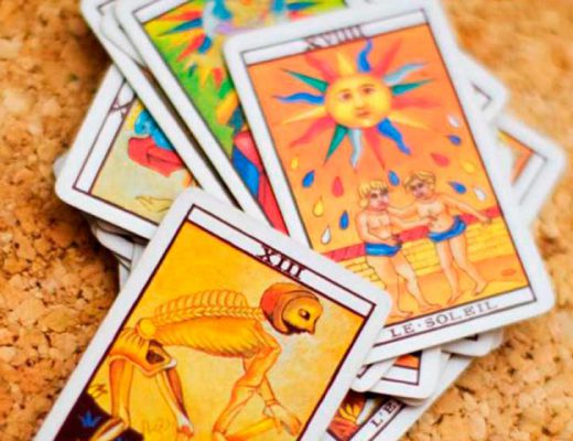 9 de Espadas no Tarot - Significado da Carta  iQuilibrio