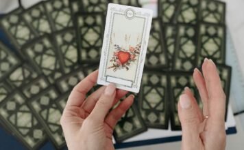 O Tarot do Amor: Como um oráculo interpreta um sentimento? Tarot do Amor
