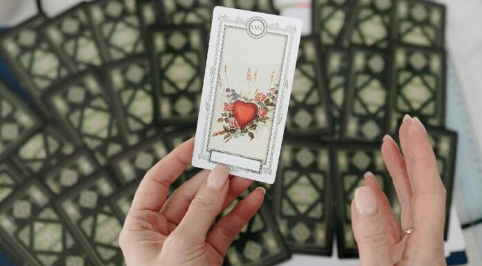 O Tarot do Amor: Como um oráculo interpreta um sentimento? Tarot do Amor