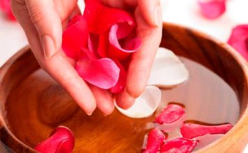 Conheça o poder energético do Banho de Rosas banho com rosas