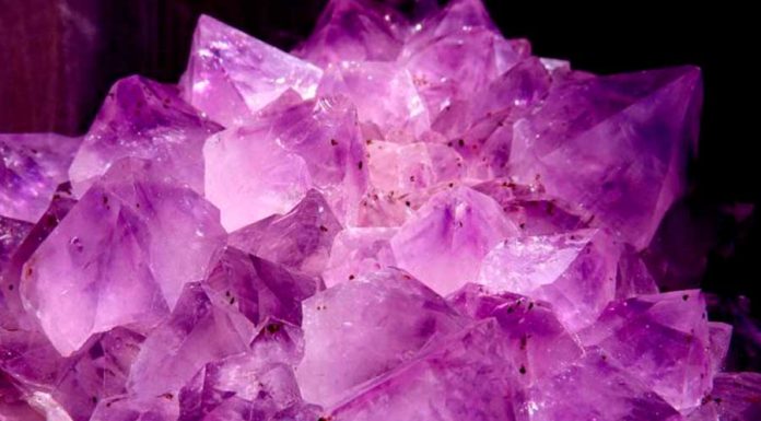 Encontre o Equilíbrio Através do Poder da Ametista pedra ametista