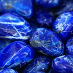 Conheça mais sobre a Lápis-Lazúli – A pedra da iluminação pedra lápis lazúli