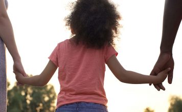 Filho adotivo – Qual a relação entre a adoção e a reencarnação? Entenda sobre o conceito de adoção na visão espírita filho adotivo visão espírita