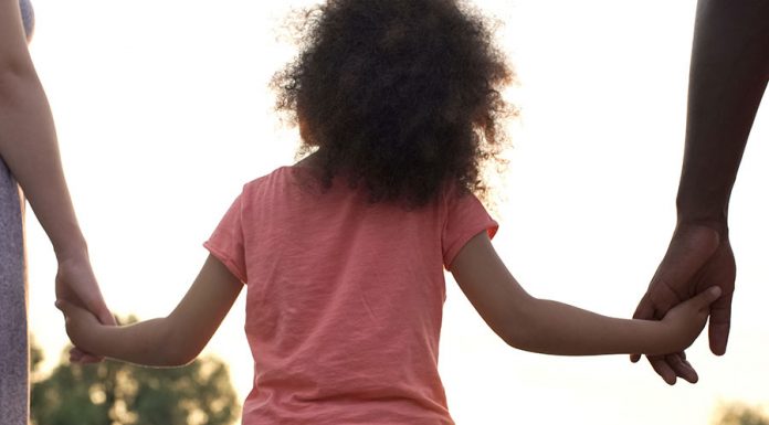 Filho adotivo – Qual a relação entre a adoção e a reencarnação? Entenda sobre o conceito de adoção na visão espírita filho adotivo visão espírita