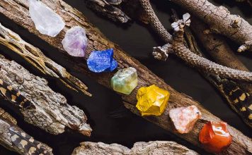 Pedras dos Chakras – Usos e benefícios da ligação entre chakras e cristais