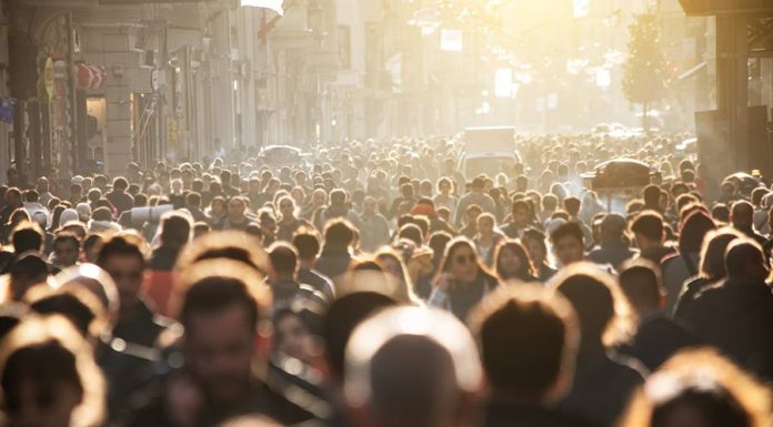 Sonhar com pessoas : sonhar com pessoas mortas, desconhecidas e até da família sonho com pessoas