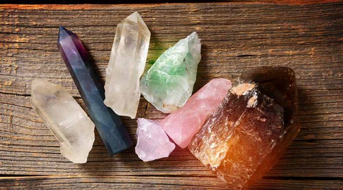 A melhor forma de energizar cristais – Pelo consultor Davi energizar cristal