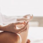 Você sabe quais são os benefícios da meditação da manhã? meditação pela manhã