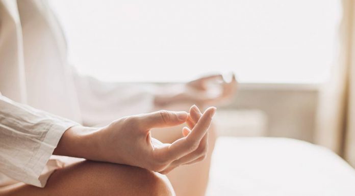 Você sabe quais são os benefícios da meditação da manhã? meditação pela manhã