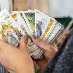 5 razões para o tarot auxiliar o autoconhecimento – Michele tarot ajuda no autoconhecimento