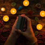 Cartas de Tarot: Por que embaralhar e cortar as cartas do Tarot ? – Pelo Consultor Evandro embaralhar cartas de tarot