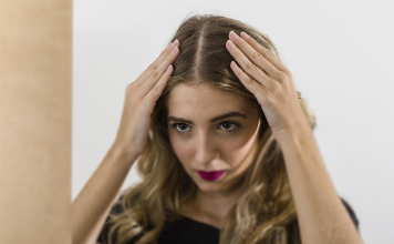 Confira aqui o que significa sonhar com Piolho sonho om piolho