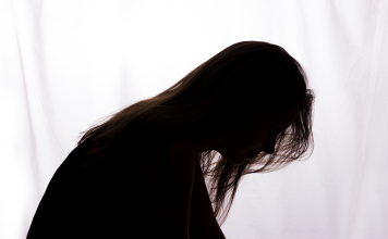 “Estou angustiada” – Insistir em uma relação ruim pode causar algum risco para mim? – Consultora Gislaine