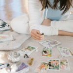 Quais perguntas fazer para o Tarot? 20 sugestões de questões sobre vida amorosa, trabalho, dinheiro e família perguntas para o tarot
