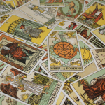 Previsão do Tarot para Outubro 2022 completa para te guiar previsão do tarot