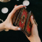 O que são as cartas ciganas? Quais os significados? cartas ciganas baralho