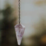 O que é mesa radiônica e para que serve? mesa radionica pendulo