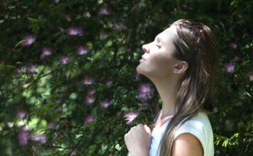 O que é vidência? Entenda como funciona, quais os sinais e as diferenças vidência sentimento