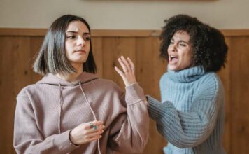 Vingança vale a pena ou a galinha inteira? vingança vale a pena