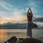 5 benefícios do Yoga – a prática capaz de trazer bem-estar e harmonia para o dia a dia Benefícios do Yoga