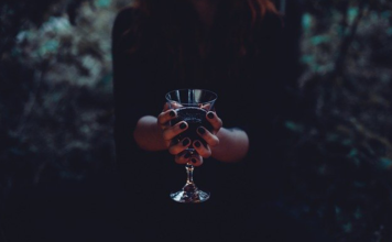 Live: você tem medo de bruxaria? – Desmistificando a bruxaria Você tem medo de bruxaria?