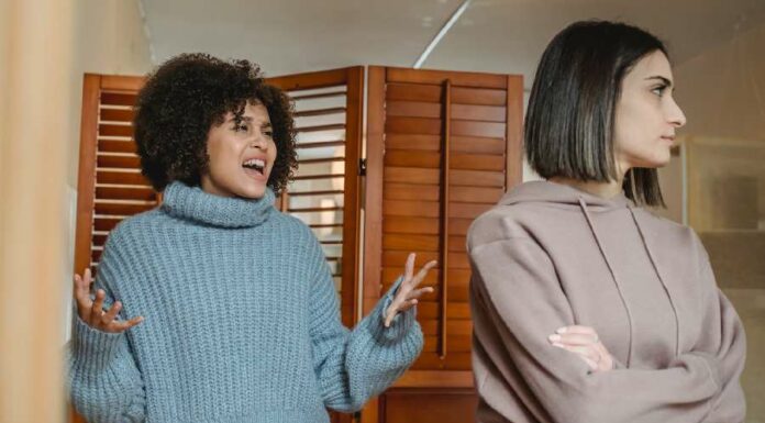 Você sabe como lidar com as críticas? Dicas para evoluir! Como lidar com as críticas