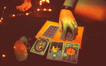 A Roda da Fortuna no Tarot: mudanças estão a caminho Roda da Fortuna no tarot