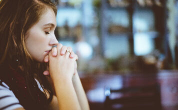 Oração para pais aceitarem namoro: atraia mais felicidade para o relacionamento oração pais aceitarem namoro