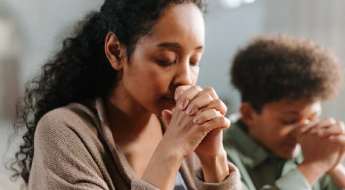Conheça a linda Oração da Mulher ❤️ Oração da Mulher