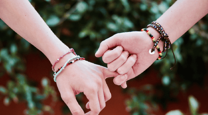 Simpatia para amizade: tenha bons amigos e fortaleça amizades antigas 🤗 simpatia para amizade