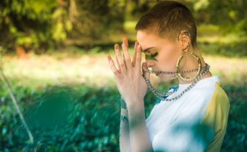 Saiba lidar com as dores do despertar espiritual Dores do despertar Espiritual