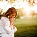 Oração para afastar energias negativas: aprenda 5 para viver melhor! orações para afastar energias negativas