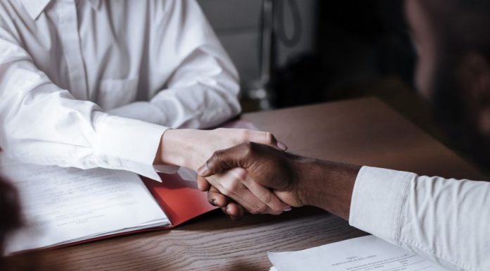 Oração para conseguir trabalho – Saiba como e para quem orar! oração para conseguir trabalho