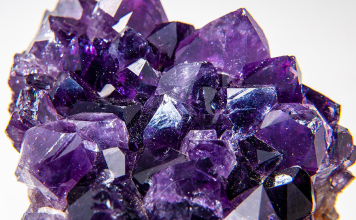 Tudo sobre a pedra ametista – significado e como usá-la! 💜 Amestista significado