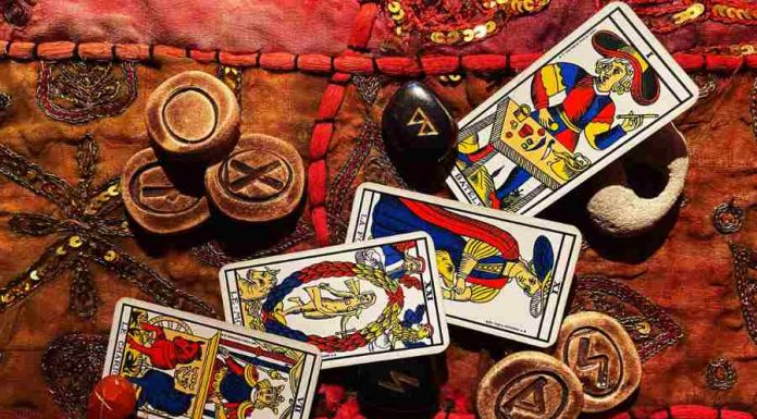 Como o Tarot pode te ajudar em 2023? Previsão Tarot 2023