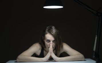 Oração para tirar energias negativas de perto de você Oração para afastar energias negativas