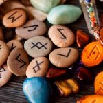 Construa um ano novo melhor com a previsão das runas 2023 runas 2023