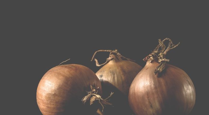 Simpatia da cebola com açúcar, conheça os diferentes rituais