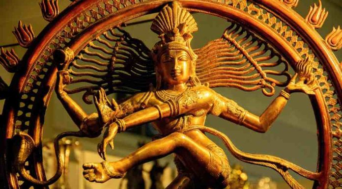 Deus Brahma: Um elo com o universo Deus Brahma