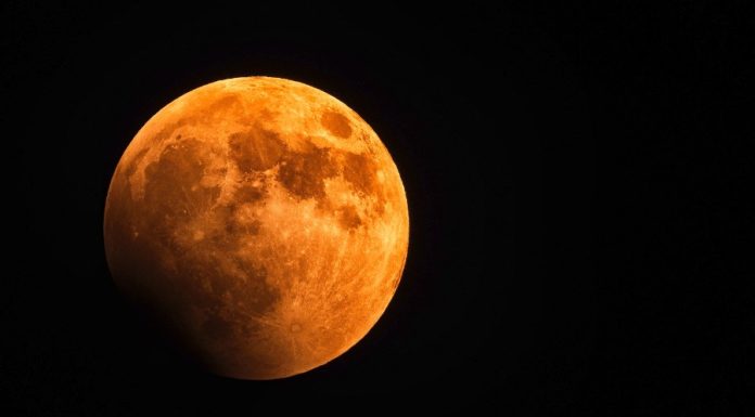 Eclipse Lunar da Lua Cheia em Touro – Como isso te afeta? Eclipse Lunar