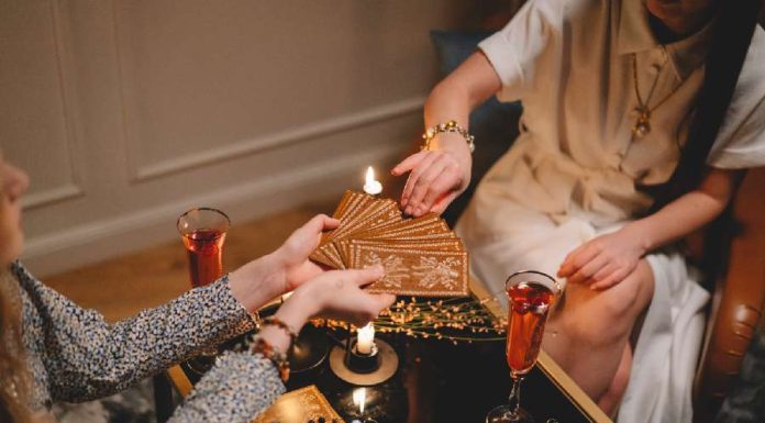 Tire suas dúvidas com os melhores tarólogos do Brasil Melhores tarólogos do Brasil