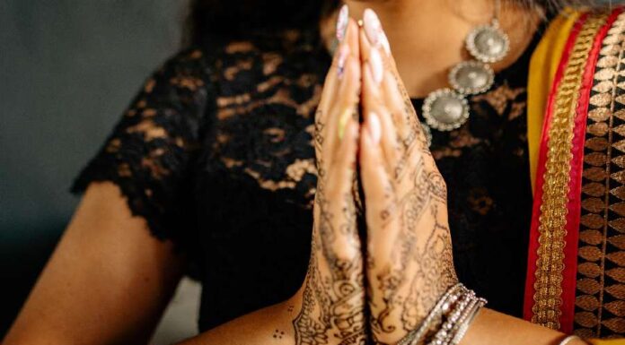 Descubra como elevar suas vibrações com o mantra do dia Mantra do dia