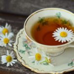 Chá de camomila: conheça seus benefícios e como usá-lo Chá de camomila