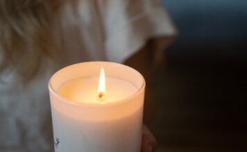 Para que serve a simpatia da vela invertida? Simpatia da vela invertida